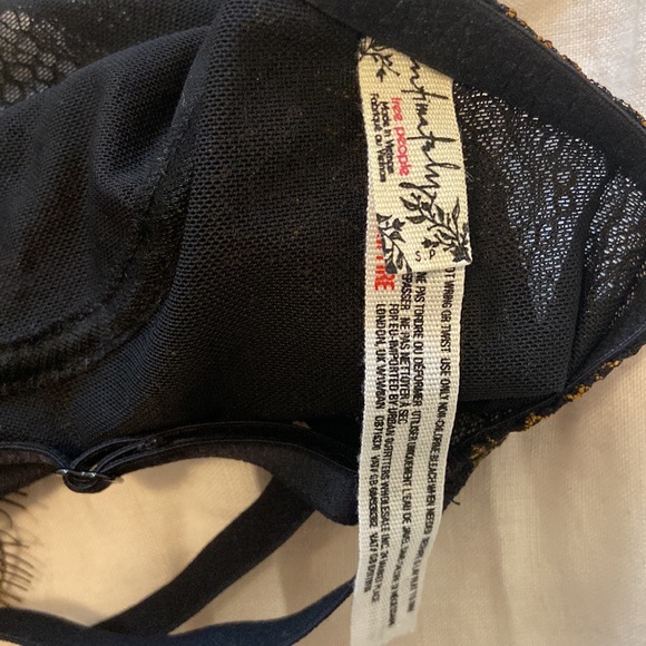 Free People Front Closure Lace Longline Bralette in Black/Gold Size Small - Picture 4 of 4